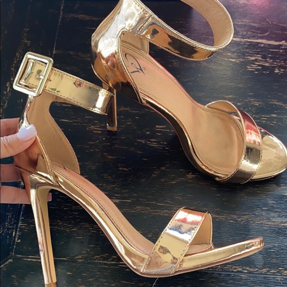 Rose gold heels - Picture 2 of 5